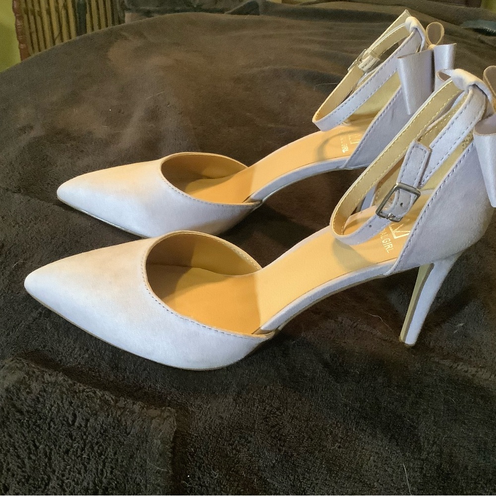 Material Girl, Lavender faux suede ankle strap pumps with 4” heel. Sz 9 1/2.